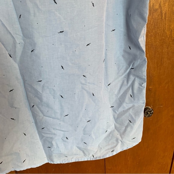 Molokai surf co. Men’s size medium short sleeve button down with shark print - Picture 6 of 11
